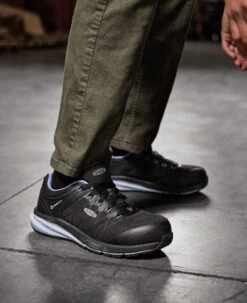 Keen Women's Vista Energy (Carbon-Fiber Toe) | Hydrangea/Black -Keen 1024594 PDP LeftImage