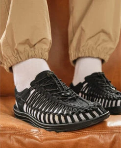 Keen Men's UNEEK | Tortoise Shell/Red Carpet 12 Keen Men's UNEEK | Tortoise Shell/Red Carpet -Keen MUNEEKOGLifestylePDPLeft 1 89f9fb55 dff9 439f a991 d6e7cf727a7c