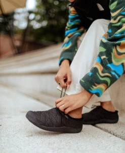 Keen Women's Howser III Slide | Dark Earth Velour -Keen WHowserIIISlideLifestylePDPLeft 57a54905 91e4 4b4f af33 6b34d9bd3672