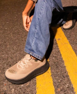 Keen Women's WK400 Waterproof Walking Shoe | Triple Black -Keen WK400 lifestyle WP Womens 2 de5c3da2 f02a 4434 939d 96184e674fba